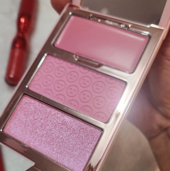 O/S makeup bundle - Picture 4 of 5